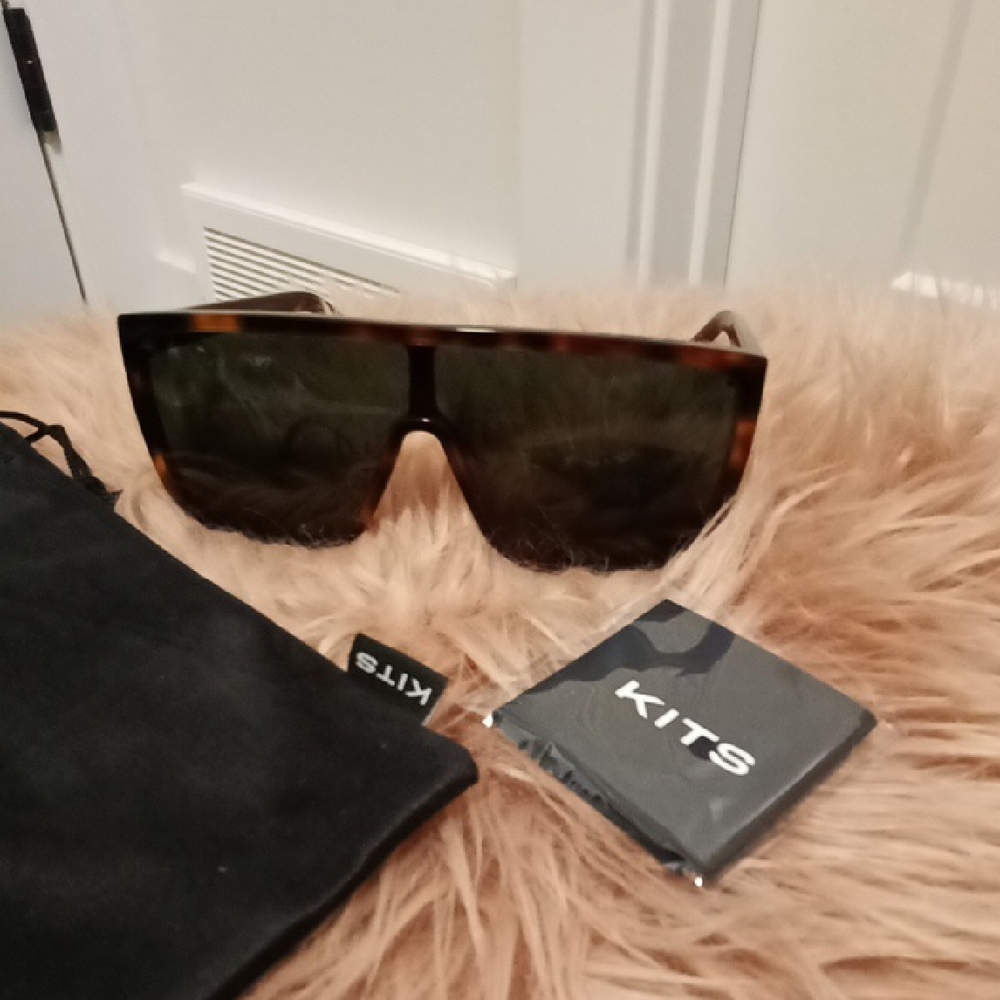🖤NWT-KITS Tortoise Shell Sunglasses Brand New,Never Worn with soft Case& Cloth